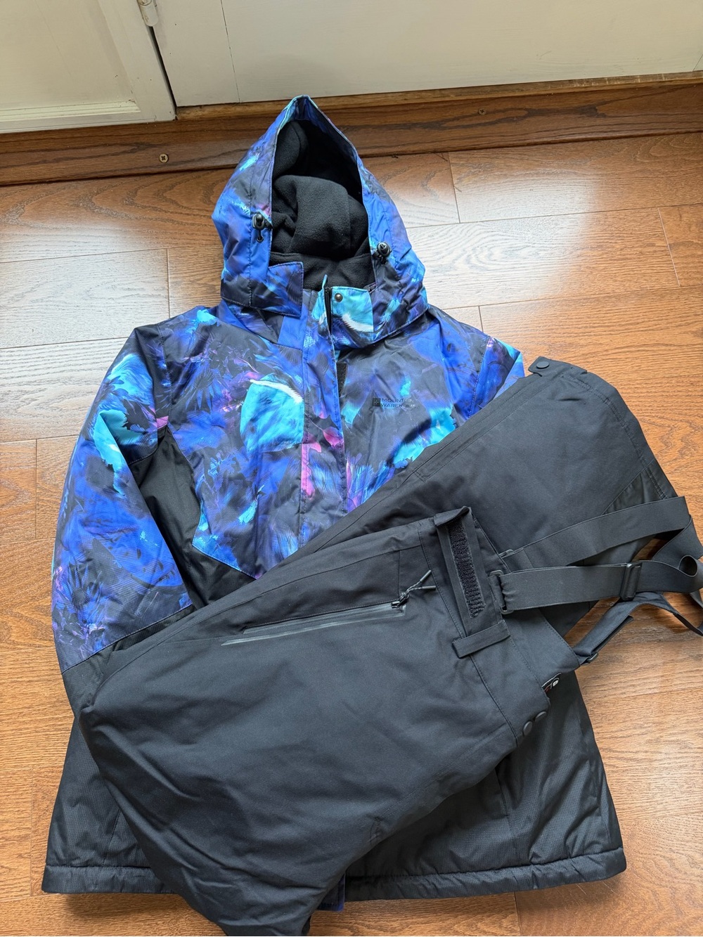 Mountain Warehouse ski bibs and jacket
